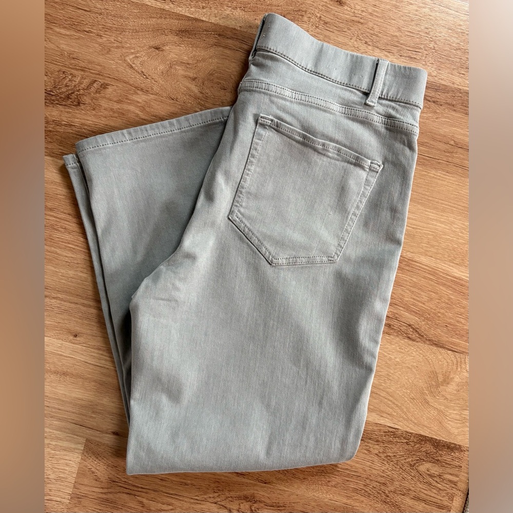 J. Jill Denim High-Rise Cropped Jeans in Sage Gray